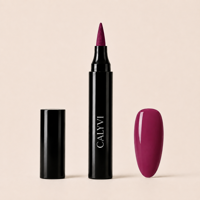 CALYVI Nail Pen — stylo vernis à ongles, teinte Magenta
