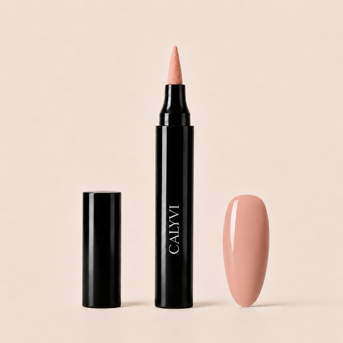 CALYVI Nail Pen — stylo vernis à ongles, teinte Nude Rosé