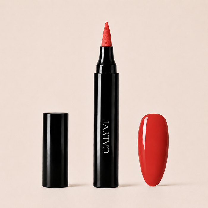 CALYVI Nail Pen — stylo vernis à ongles, teinte Corail Rouge